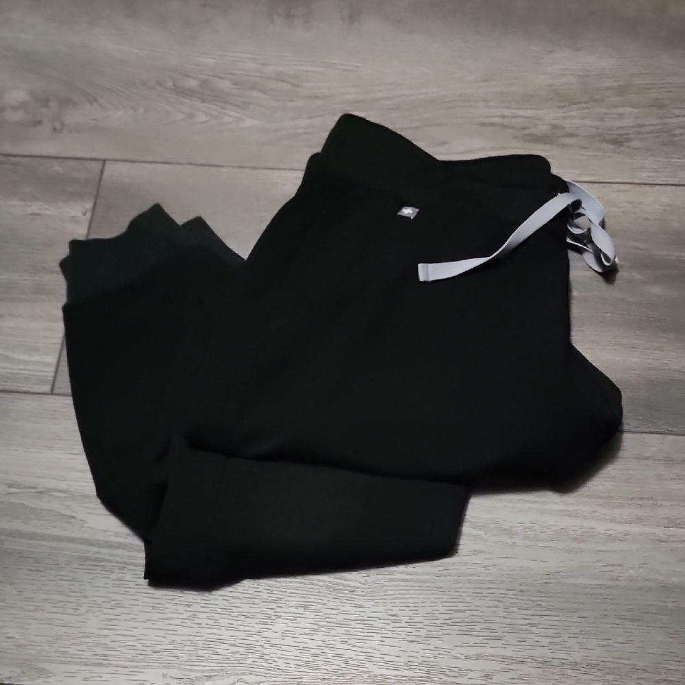 Figs Zamora Joggers In Black